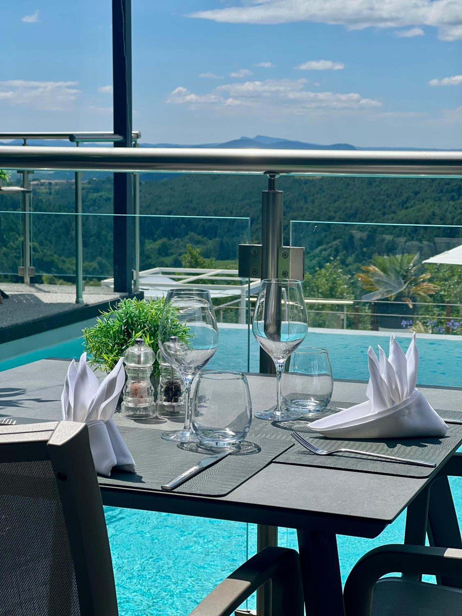 Domaine De Chalveches Hotel Spa 4* Faugeres  Экстерьер фото